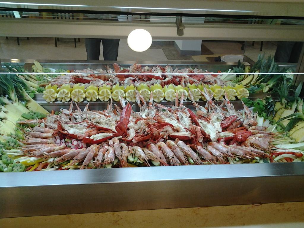 Hotel Flora Marina Di Bibbona Ngoại thất bức ảnh
