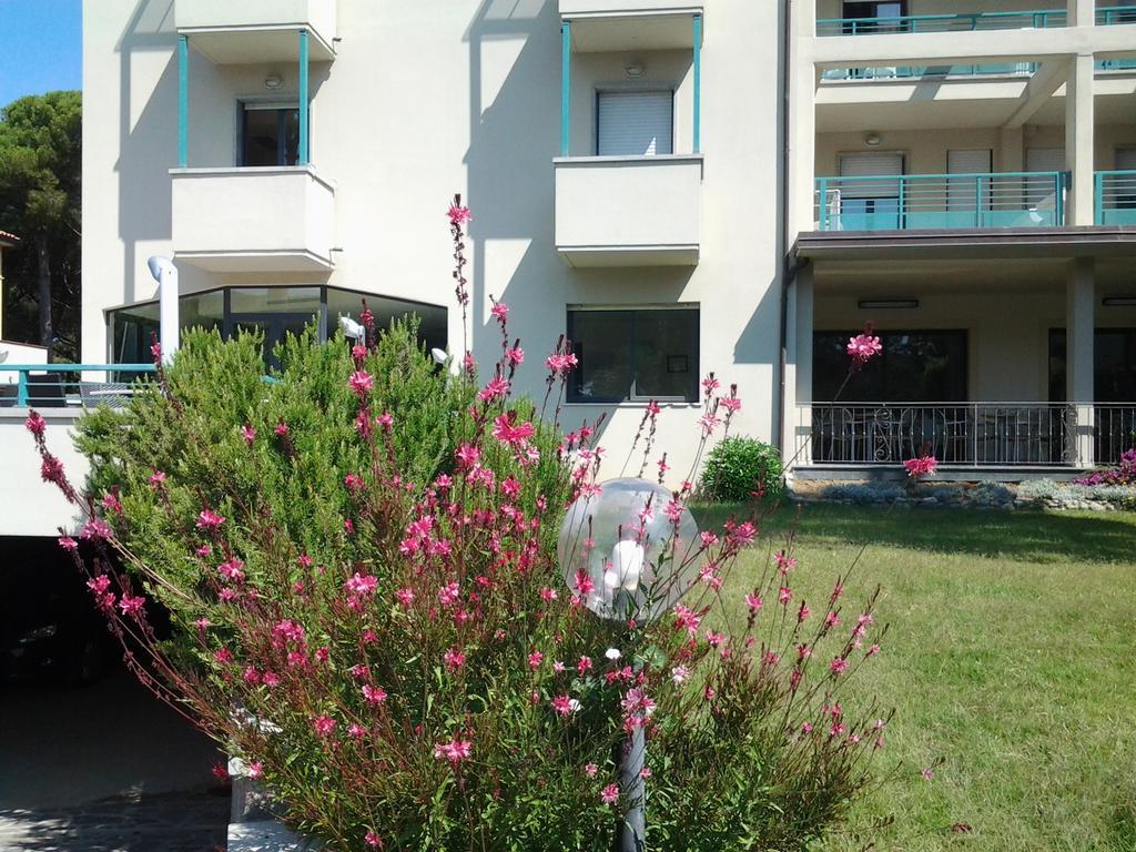 Hotel Flora Marina Di Bibbona Ngoại thất bức ảnh