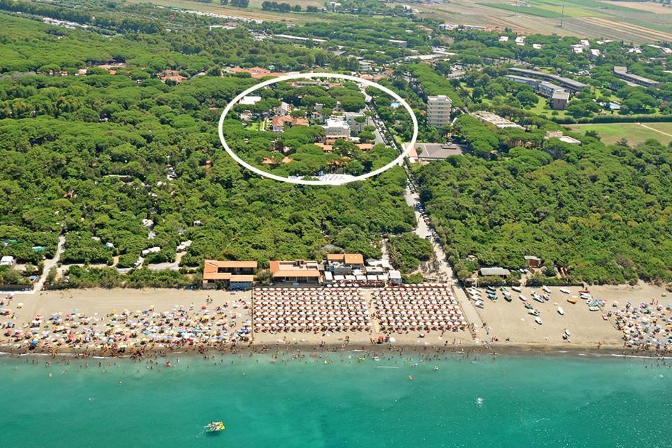 Hotel Flora Marina Di Bibbona Ngoại thất bức ảnh