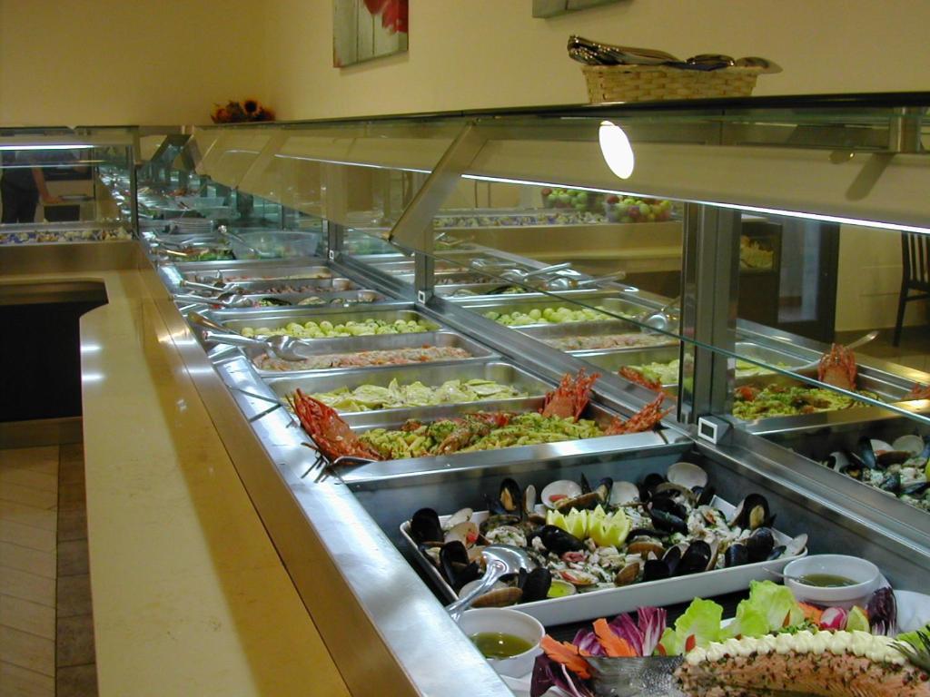 Hotel Flora Marina Di Bibbona Ngoại thất bức ảnh